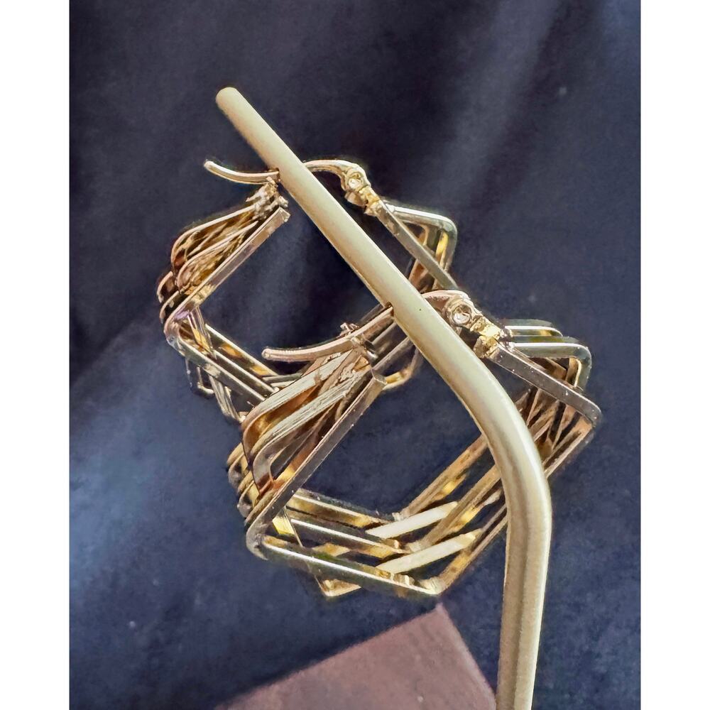 Unique Gold Stainless Steel Hoop Earrings with Saddleback Closure E177 - Picture 4 of 4